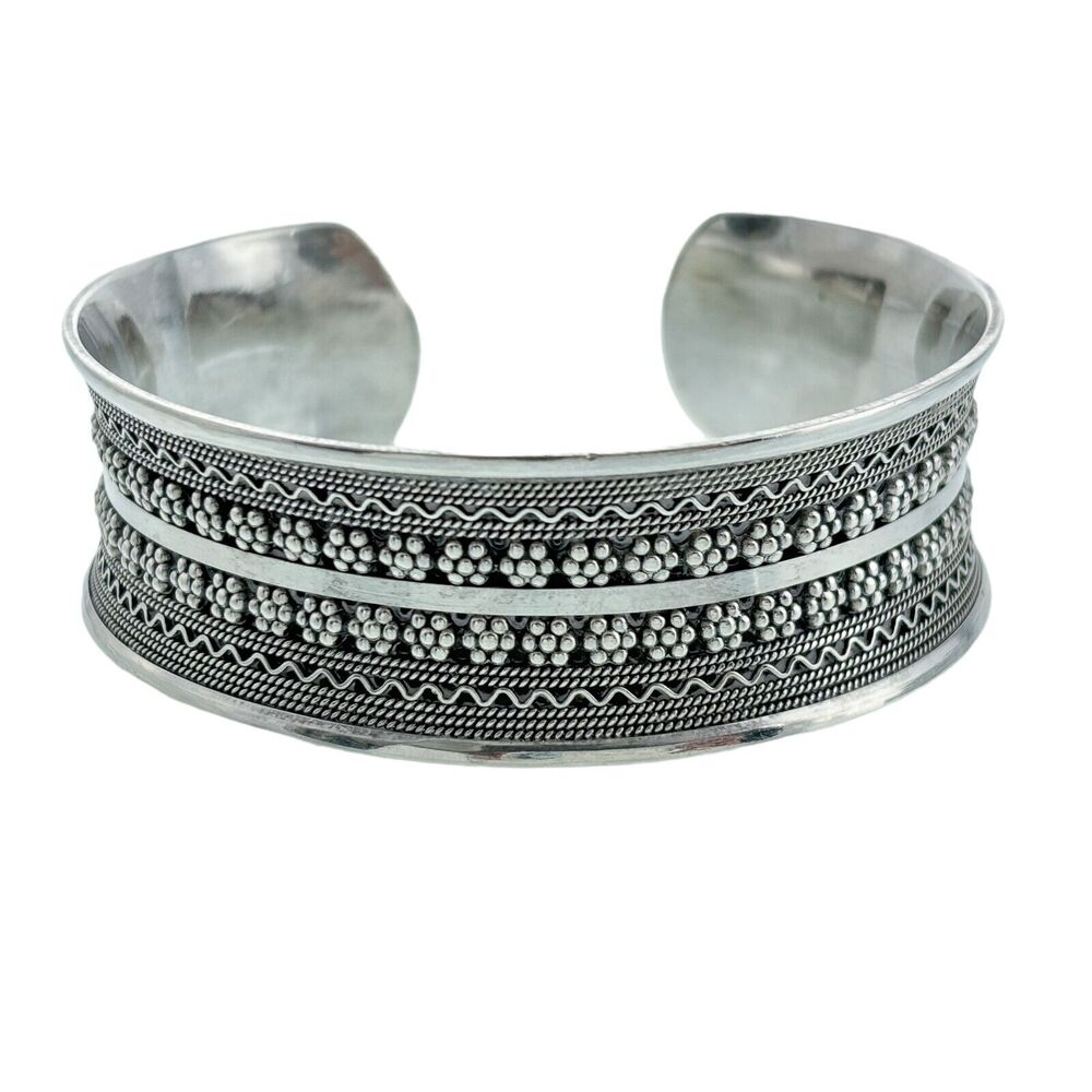 Vintage Silver-Tone Textured Floral Detail Cuff Bracelet 7.25"